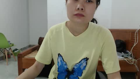 Snapshot of kitti_baby2x chatting on March 2, 2026, 2:03 am kitti_baby2x online show from March 2, 2026, 2:03 am