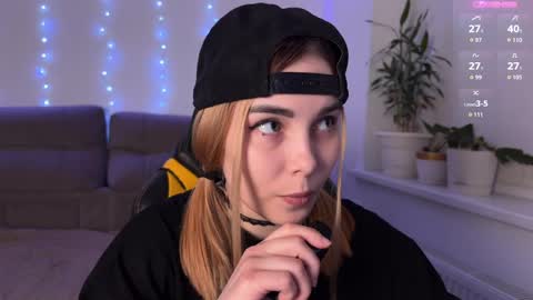 Snapshot of kittie_bear chatting on April 5, 2026, 8:28 pm Veronica online show from April 5, 2026, 8:28 pm