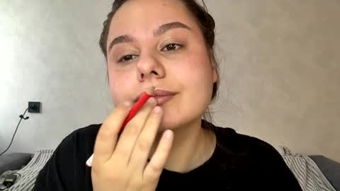 Ellaiza online show from April 30, 2026, 8:31 am