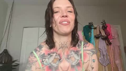 Snapshot of kittjones33 chatting on May 4, 2026, 6:04 pm kittjones33 online show from May 4, 2026, 6:04 pm