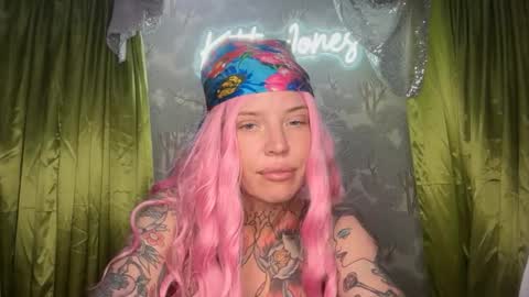 Snapshot of kittjones33 chatting on May 8, 2026, 4:23 pm kittjones33 online show from May 8, 2026, 4:23 pm