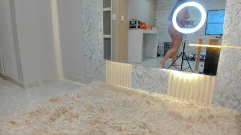 Snapshot of kitty__diamond_ chatting on January 1, 2025, 1:26 am kitty__diamond_ online show from January 1, 2025, 1:26 am