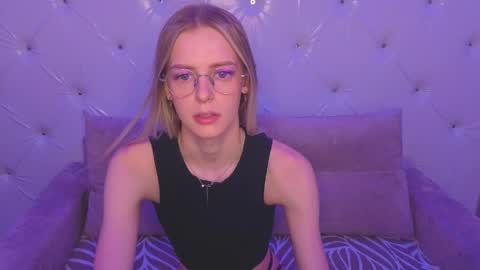 Snapshot of kitty__like18 chatting on May 2, 2026, 12:59 am Kitty online show from May 2, 2026, 12:59 am