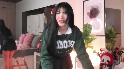 Snapshot of kitty_eliffe chatting on February 4, 2026, 11:42 pm kitty online show from February 4, 2026, 11:42 pm