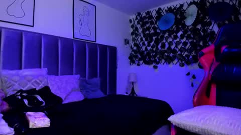 Camila online show from March 11, 2026, 2:06 am