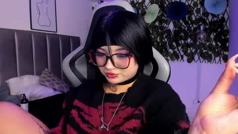 Camila online show from April 9, 2026, 6:19 am