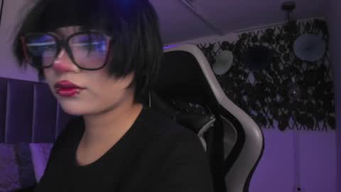 Camila online show from April 14, 2026, 1:22 am