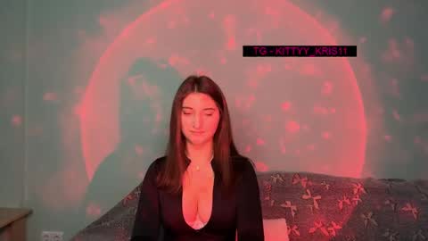 kitty_kristy1 online show from November 28, 2025, 8:44 pm