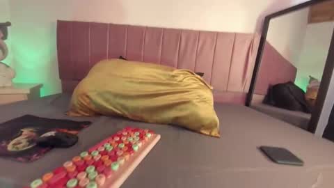 kitty_kryss online show from October 2, 2025, 2:46 pm