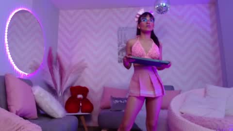 KITTY online show from September 19, 2025, 1:01 pm