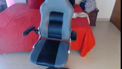 Snapshot of kitty_pam chatting on January 22, 2025, 2:14 pm Kitty online show from January 22, 2025, 2:14 pm