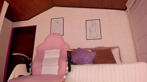 Snapshot of kitty_pam chatting on February 5, 2025, 2:19 am Kitty online show from February 5, 2025, 2:19 am