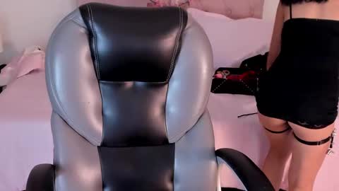 Snapshot of kitty_pam chatting on February 23, 2025, 6:07 am Kitty online show from February 23, 2025, 6:07 am