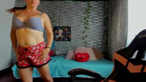 violet online show from December 14, 2025, 4:23 pm