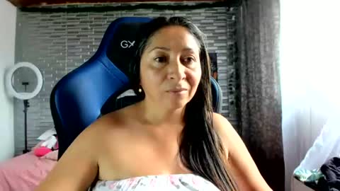 Snapshot of kitty_violet_ chatting on July 17, 2026, 4:12 pm violet online show from July 17, 2026, 4:12 pm
