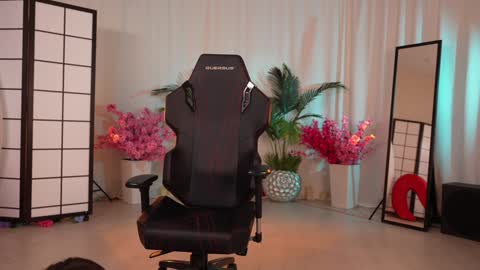 Snapshot of kittycaitlin chatting on January 19, 2025, 3:21 pm Katya online show from January 19, 2025, 3:21 pm