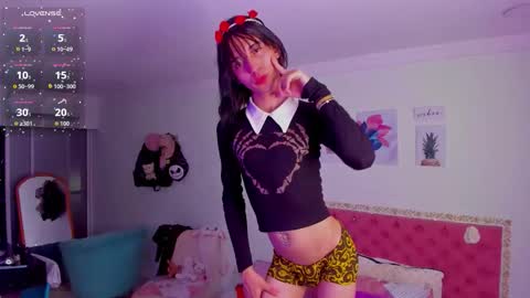 KittyChanel online show from November 28, 2025, 3:42 am