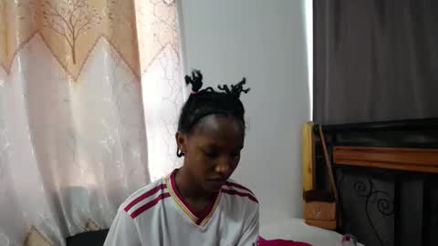 Snapshot of kittyfay_ chatting on April 27, 2026, 12:14 pm Fay online show from April 27, 2026, 12:14 pm