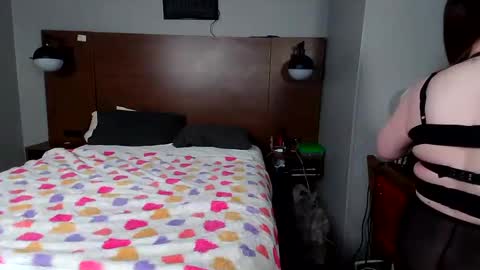 Snapshot of kittykat_1999 chatting on February 19, 2025, 8:12 am kittykat 1999 online show from February 19, 2025, 8:12 am