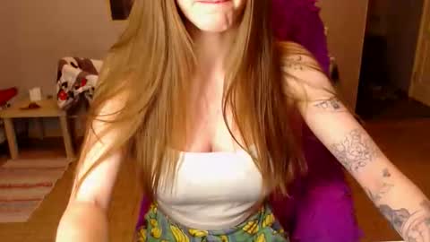 Snapshot of kittylovemoon chatting on March 31, 2026, 9:15 pm KittyloveMoon online show from March 31, 2026, 9:15 pm