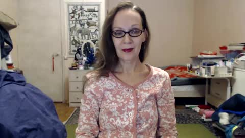 Snapshot of kiuminberry chatting on December 28, 2024, 6:40 pm KiuminBerry online show from December 28, 2024, 6:40 pm