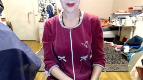 Snapshot of kiuminberry chatting on January 2, 2025, 12:57 pm KiuminBerry online show from January 2, 2025, 12:57 pm