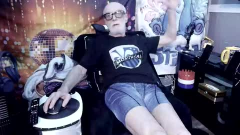 kiveuxmakeu online show from January 14, 2026, 6:41 am