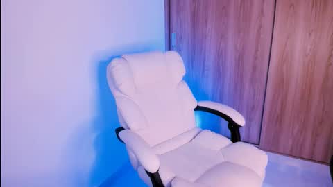 Little piece of fruit online show from March 8, 2026, 2:04 am