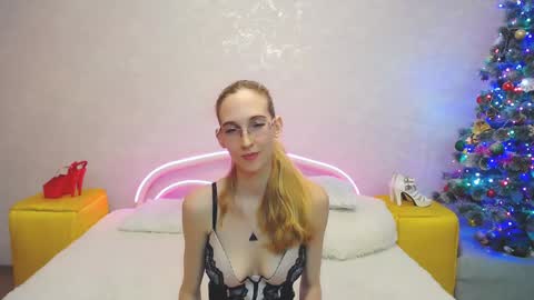 Snapshot of klaryevans chatting on December 27, 2024, 3:59 pm Klary online show from December 27, 2024, 3:59 pm