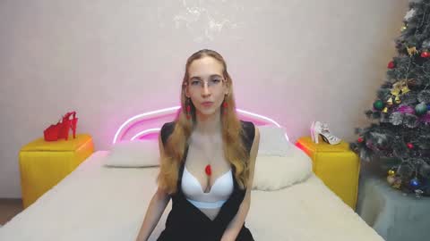 Snapshot of klaryevans chatting on January 16, 2025, 6:35 am Klary online show from January 16, 2025, 6:35 am