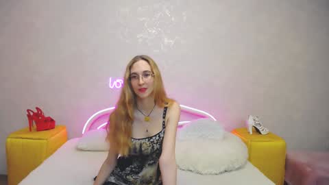 Snapshot of klaryevans chatting on January 26, 2025, 1:25 pm Klary online show from January 26, 2025, 1:25 pm