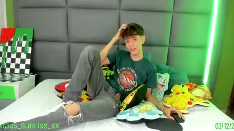 Snapshot of klaus_sunrise_xx chatting on December 4, 2024, 7:28 am KLAUS online show from December 4, 2024, 7:28 am