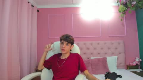 Snapshot of klaus_sunrise_xx chatting on December 26, 2024, 3:06 am KLAUS online show from December 26, 2024, 3:06 am