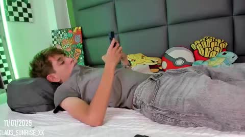 Snapshot of klaus_sunrise_xx chatting on January 12, 2025, 4:10 am KLAUS online show from January 12, 2025, 4:10 am