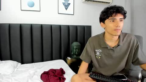 Snapshot of klaus_sunrise_xx chatting on January 29, 2025, 9:55 am KLAUS online show from January 29, 2025, 9:55 am