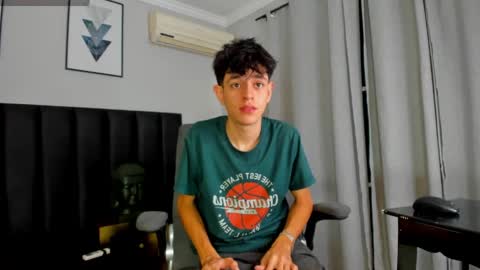 Snapshot of klaus_sunrise_xx chatting on February 3, 2025, 4:14 am KLAUS online show from February 3, 2025, 4:14 am