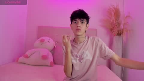 Snapshot of klaus_sunrise_xx chatting on March 7, 2025, 5:51 am KLAUS online show from March 7, 2025, 5:51 am