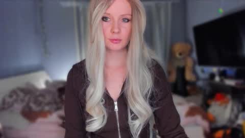 Klementinafanslyklementina6661 online show from February 15, 2026, 8:38 pm