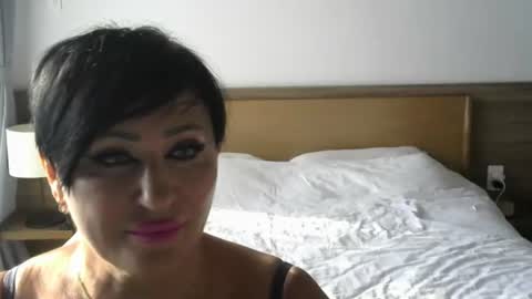 Snapshot of kleo901854860422 chatting on June 14, 2026, 9:44 am kleo901854860422 online show from June 14, 2026, 9:44 am