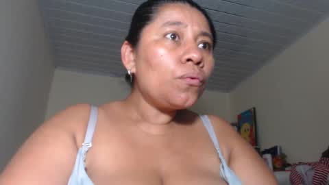 Snapshot of kloe_boobs chatting on February 12, 2025, 1:19 am Kloe online show from February 12, 2025, 1:19 am