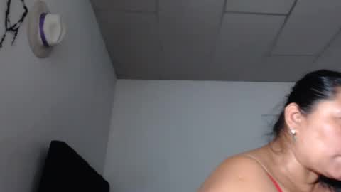 Kloe online show from November 24, 2025, 4:34 am