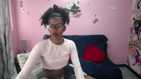 kloe_cooper online show from January 8, 2025, 12:05 pm