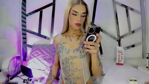 Kloe online show from February 9, 2026, 4:16 am