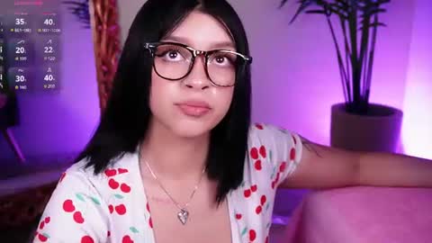 Snapshot of kloe_meow chatting on July 2, 2026, 3:23 am Kloe online show from July 2, 2026, 3:23 am