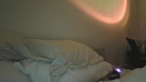 Snapshot of kmb25 chatting on May 1, 2026, 4:17 am kmb25 online show from May 1, 2026, 4:17 am