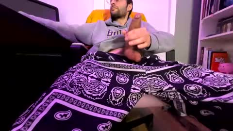 knautyknight online show from February 12, 2025, 12:48 am