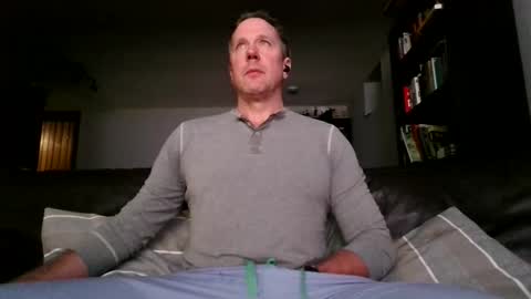 Knight3975 online show from April 3, 2026, 7:28 am