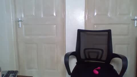 knight_nurse69 online show from October 25, 2025, 12:07 am