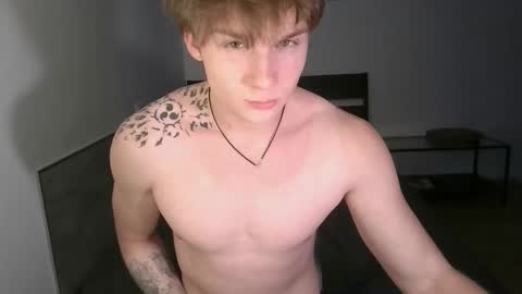 Snapshot of knotsiemens chatting on November 25, 2025, 10:10 pm Adam online show from November 25, 2025, 10:10 pm