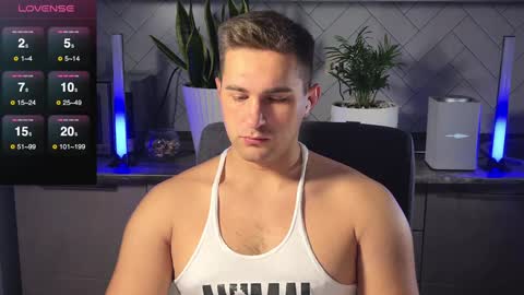 Snapshot of kochka25 chatting on December 15, 2024, 9:03 am Sweet boy online show from December 15, 2024, 9:03 am